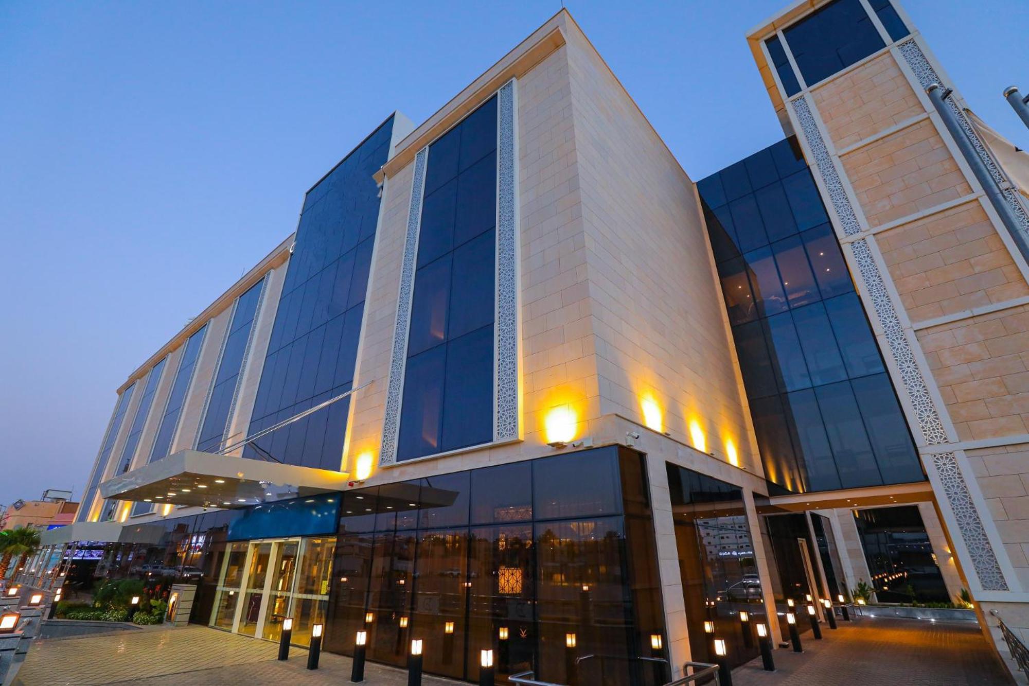 Golden Tulip Al Waha Hotel - Unayzah Unaizah Exterior foto